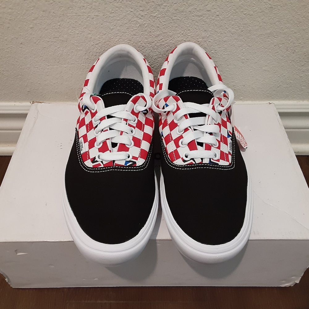Vans - Picture 4 of 4